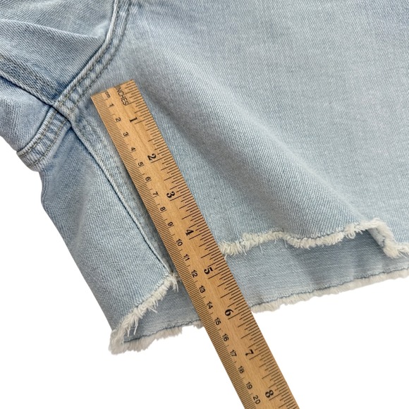 Old Navy OG Straight Light Wash Denim Shorts Raw Hem Womens 16 High Rise Blue - Picture 6 of 6